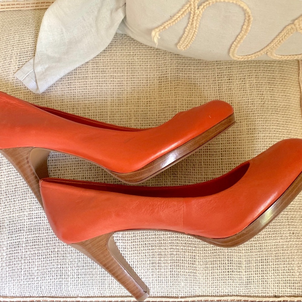 Bandolino soft orange, wood heel - size 9 1/2